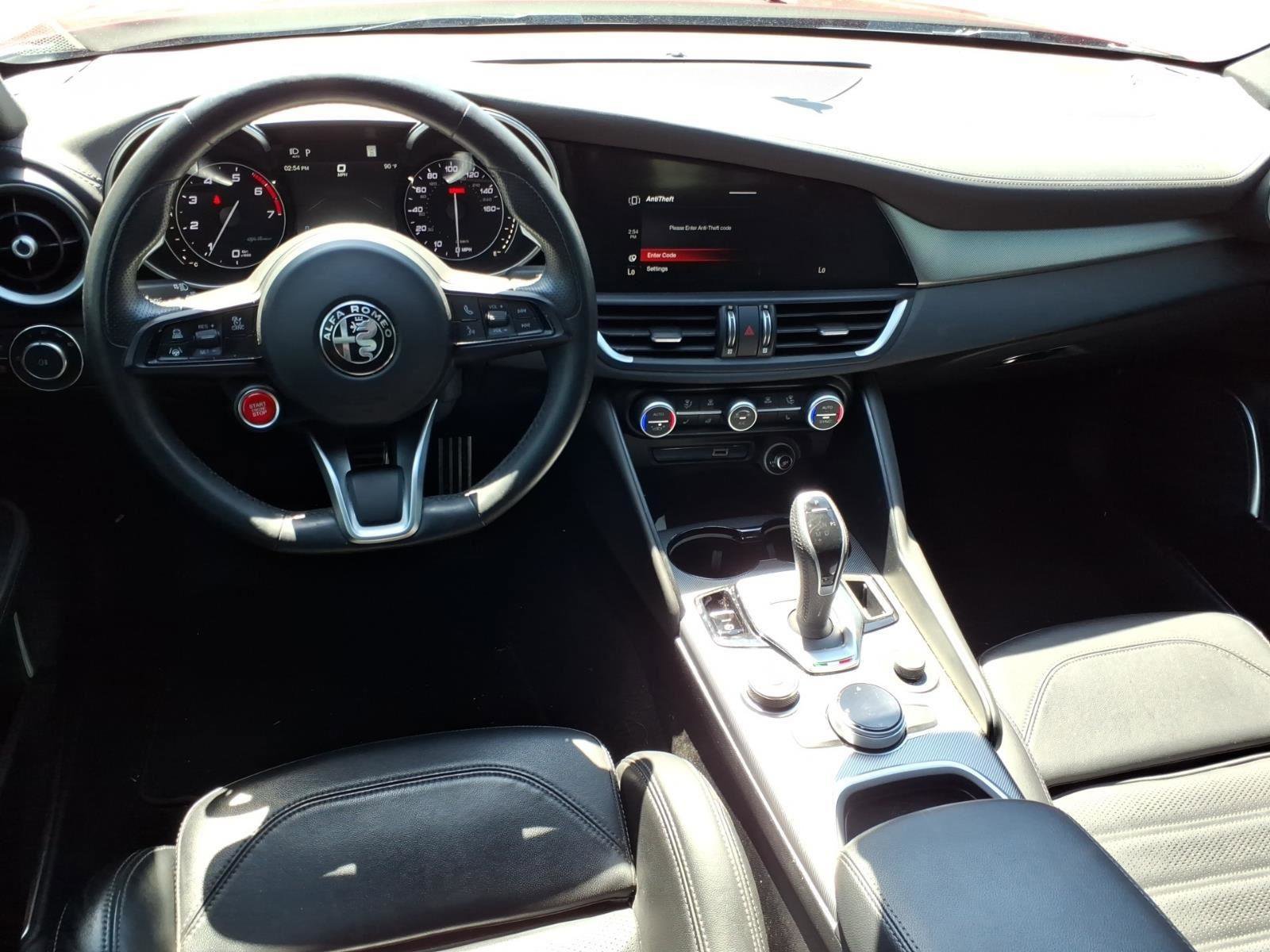 Used 2023 Alfa Romeo Giulia Veloce RWD image 21