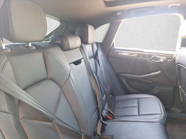 Used 2023 Porsche Macan AWD/4WD image 17
