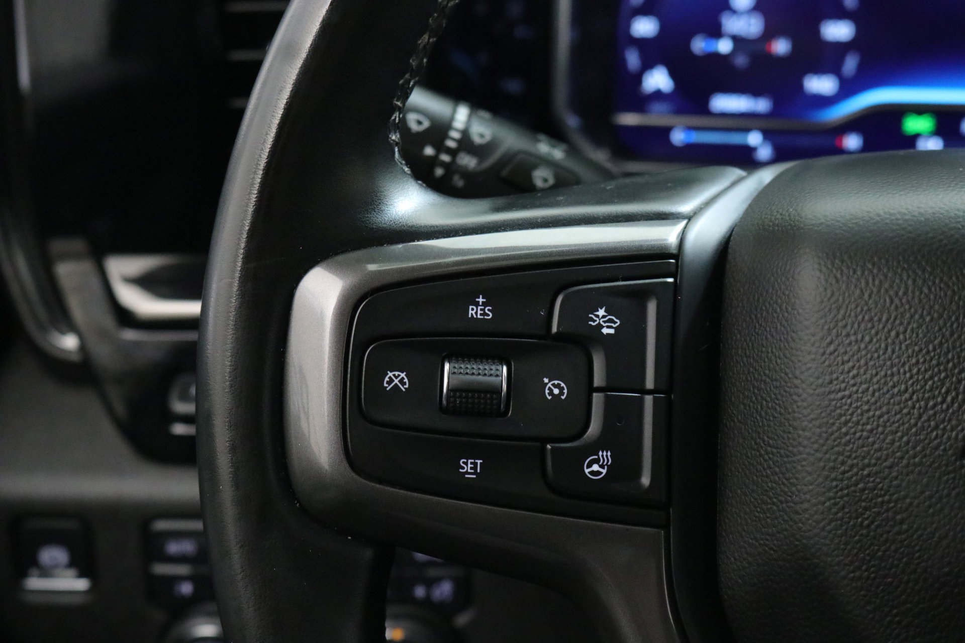 Used 2025 Chevrolet Silverado 2500 ZR2 w/ Technology Package image 14