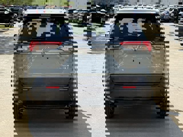 Used 2019 Toyota RAV4 XLE Premium image 5