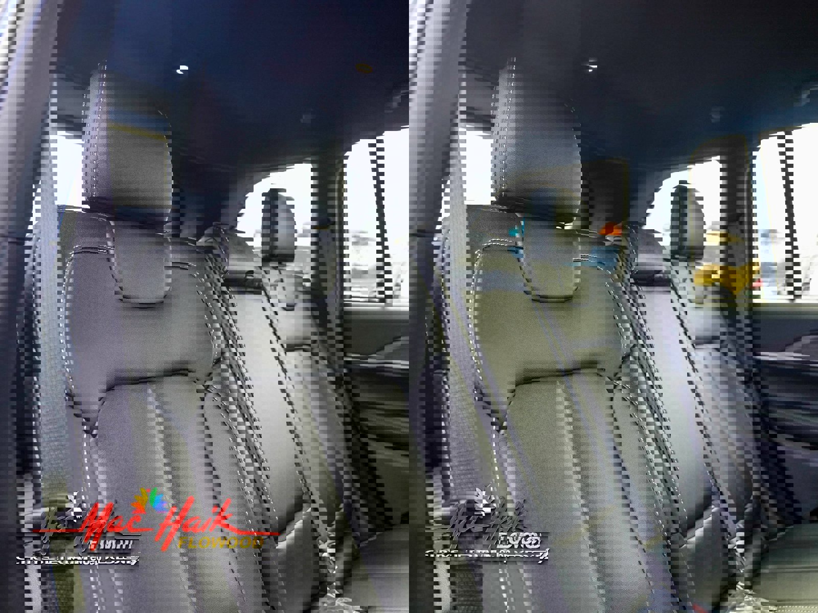 Used 2024 Jeep Grand Cherokee Limited w/ Black Appearance Package image 12