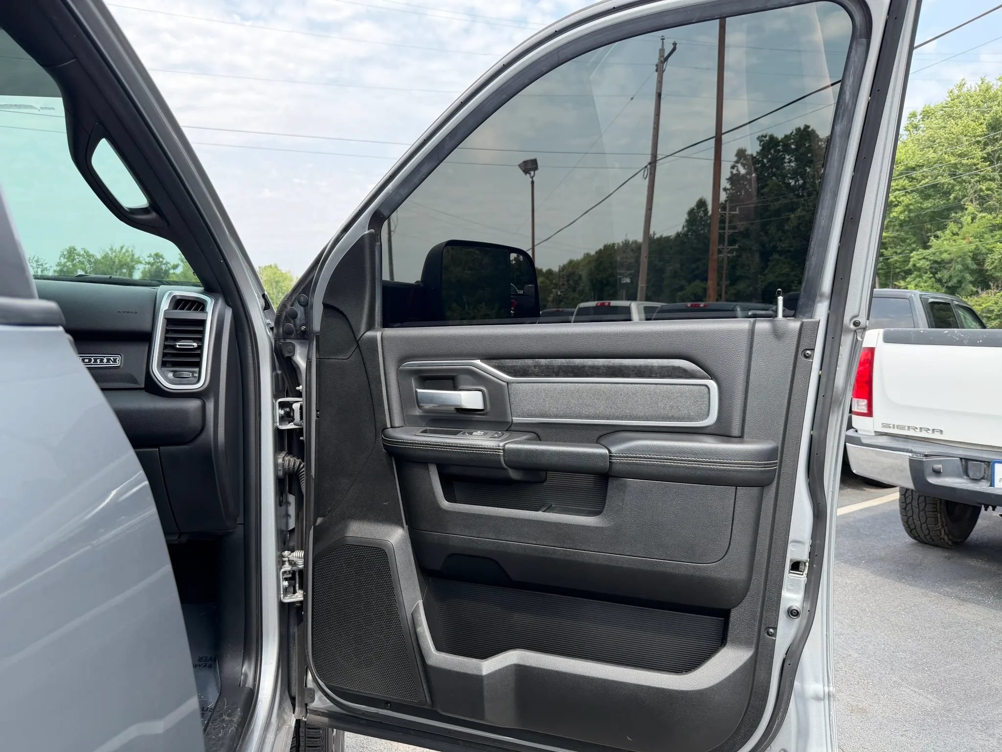 Used 2021 RAM 2500 Big Horn w/ Level 1 Equipment Group AWD/4WD image 30