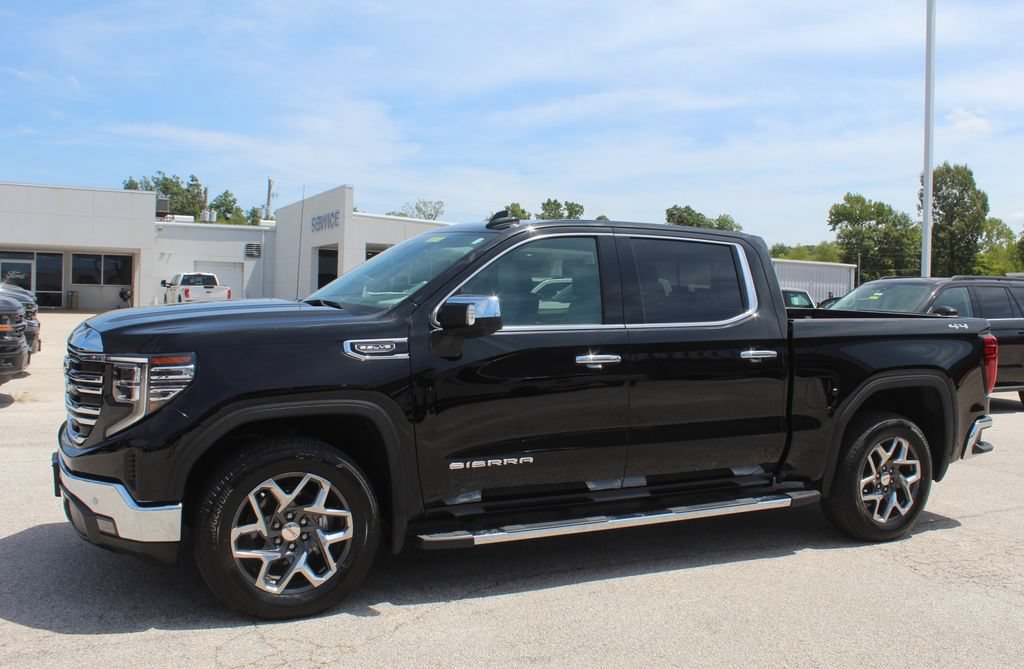 Used 2024 GMC Sierra 1500 SLT w/ SLT Premium Plus Package AWD/4WD image 3
