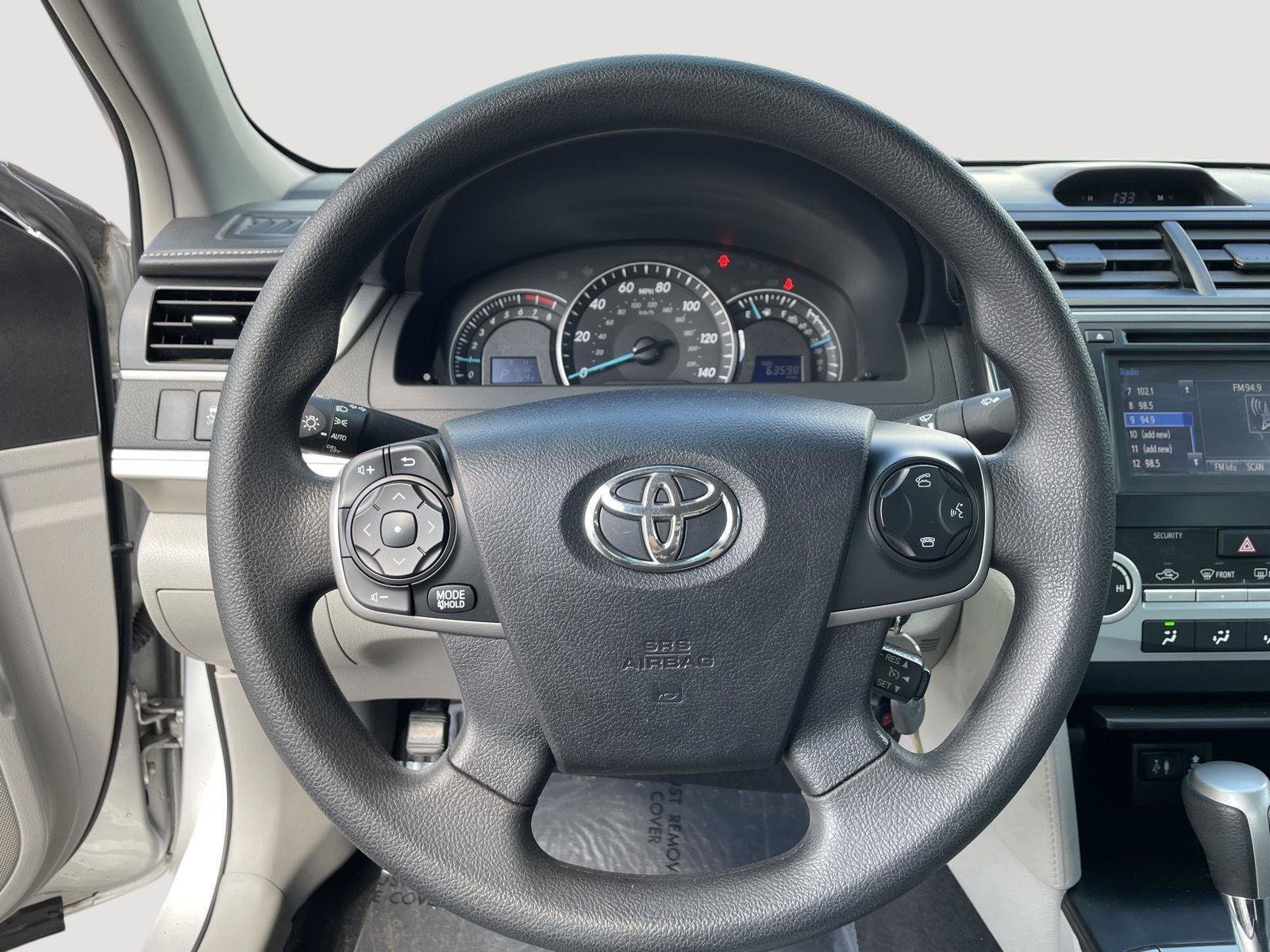 Used 2014 Toyota Camry LE FWD image 19