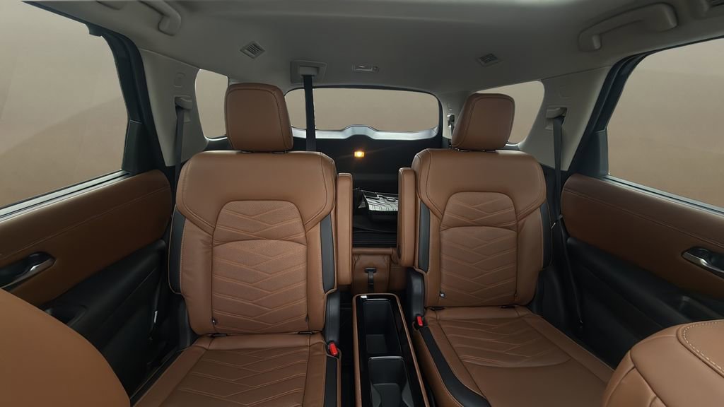 Used 2022 Nissan Pathfinder Platinum w/ Cargo Package image 16