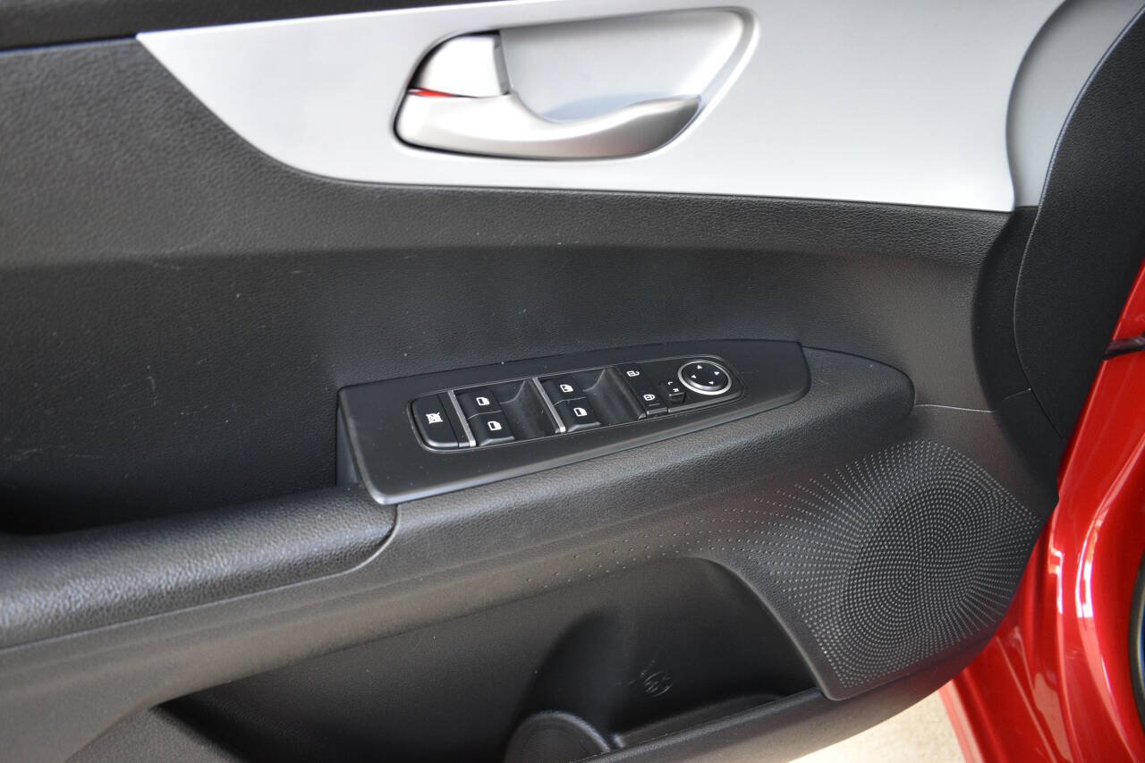 Used 2023 Kia Forte LXS FWD image 15