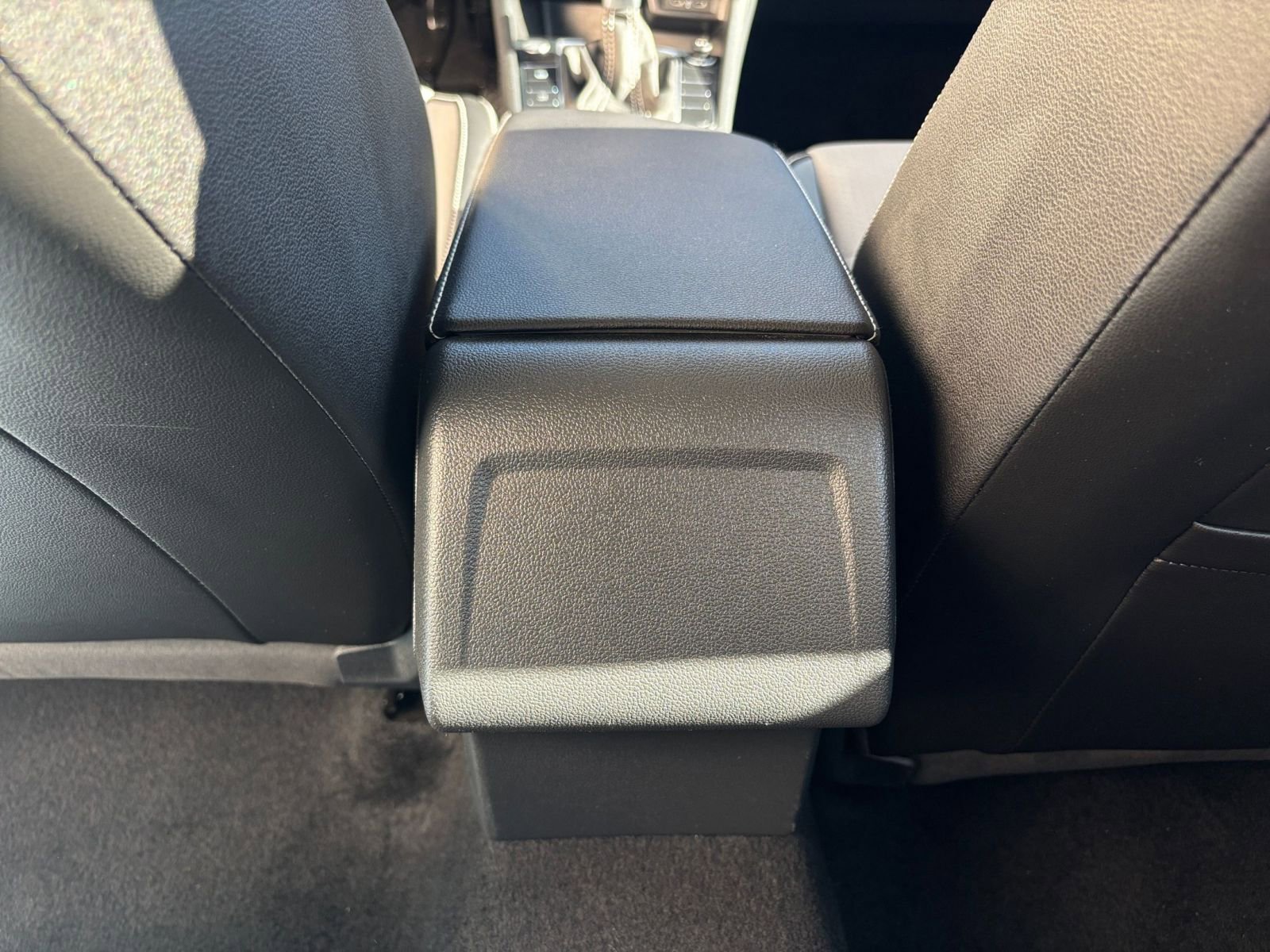 Used 2025 Volkswagen Jetta SE image 24