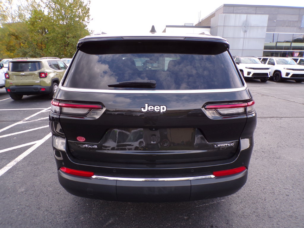Used 2023 Jeep Grand Cherokee L Limited AWD/4WD image 12