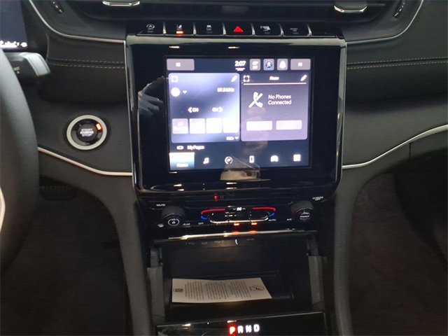 New 2025 Jeep Grand Cherokee L Laredo image 14