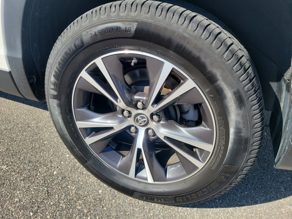 Used 2019 Toyota Highlander Plus FWD image 22