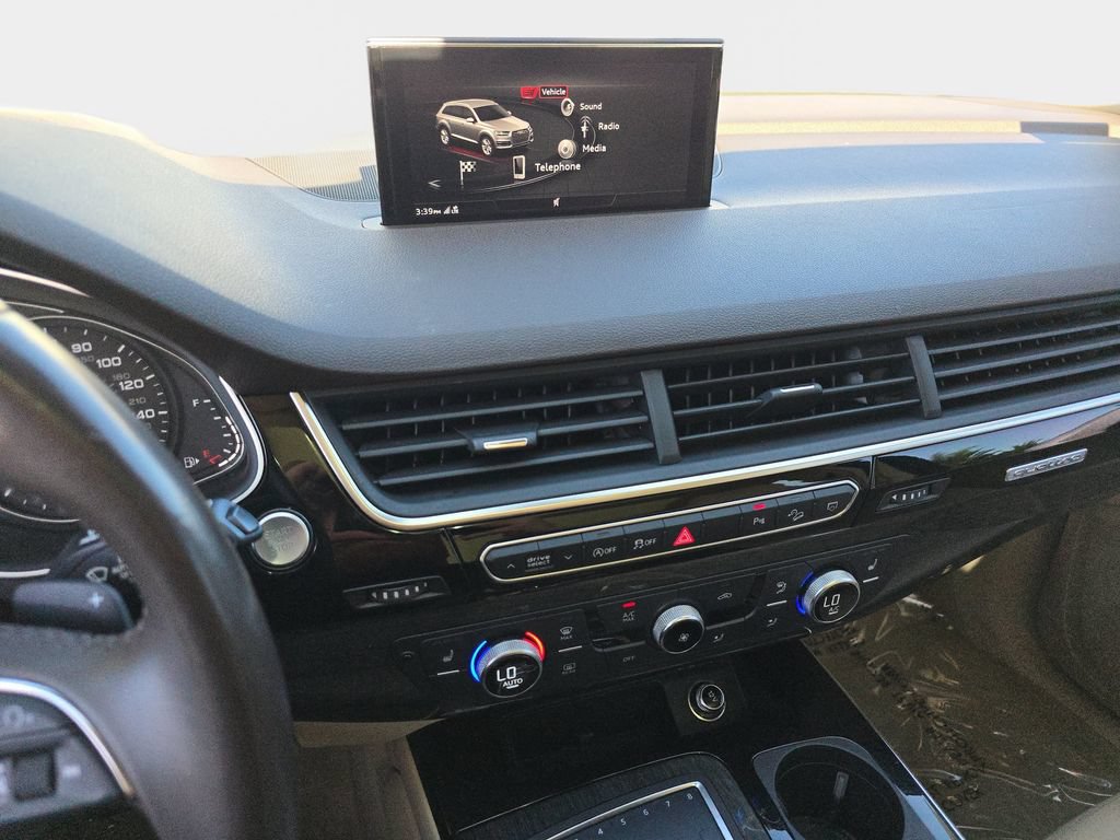 Used 2018 Audi Q7 3.0T Premium AWD/4WD image 27