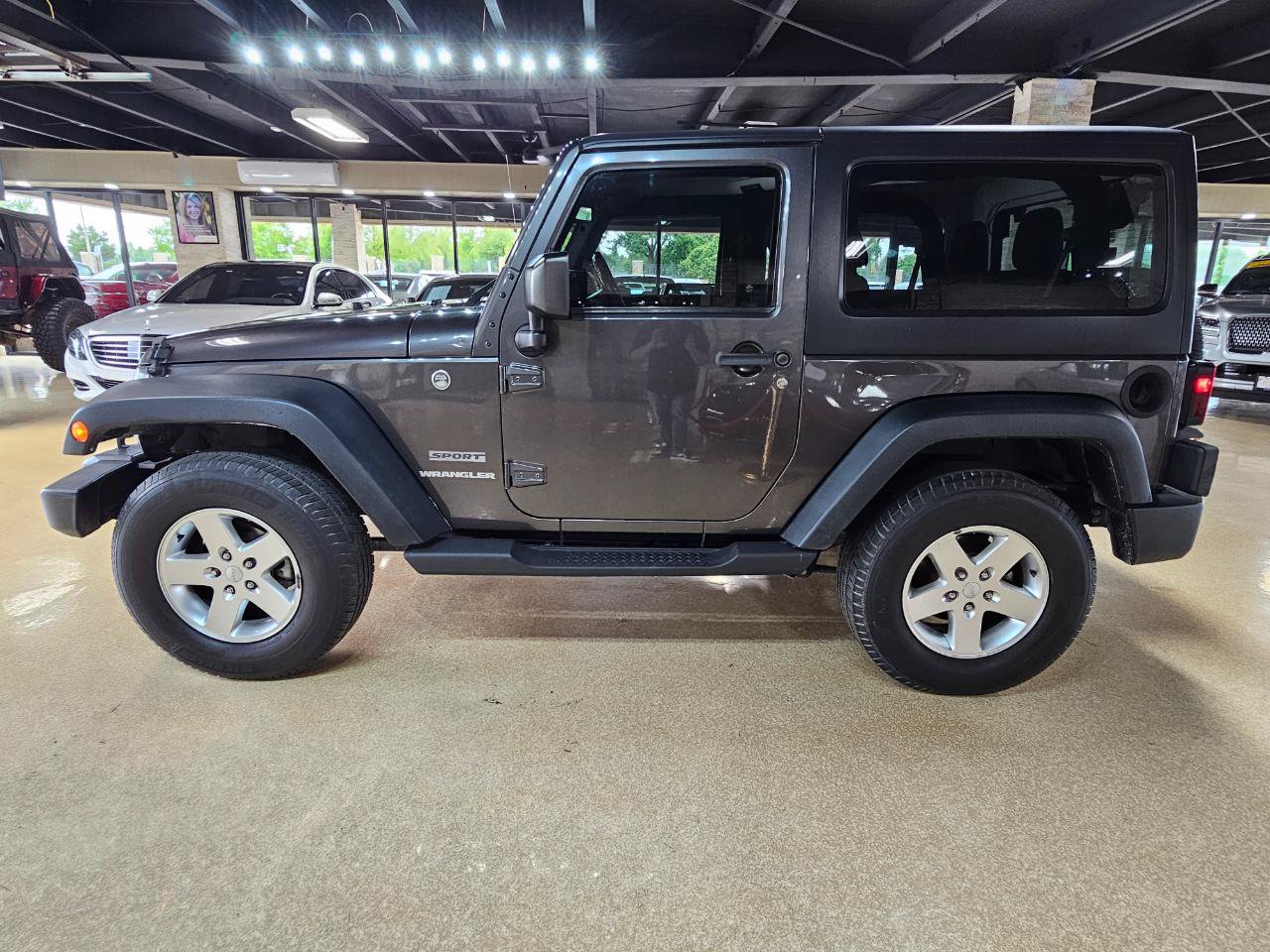 Used 2016 Jeep Wrangler Sport AWD/4WD image 4