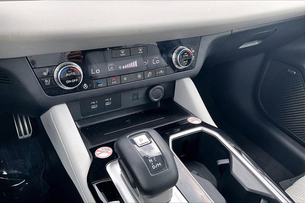 Used 2025 Mitsubishi Outlander SEL FWD image 16