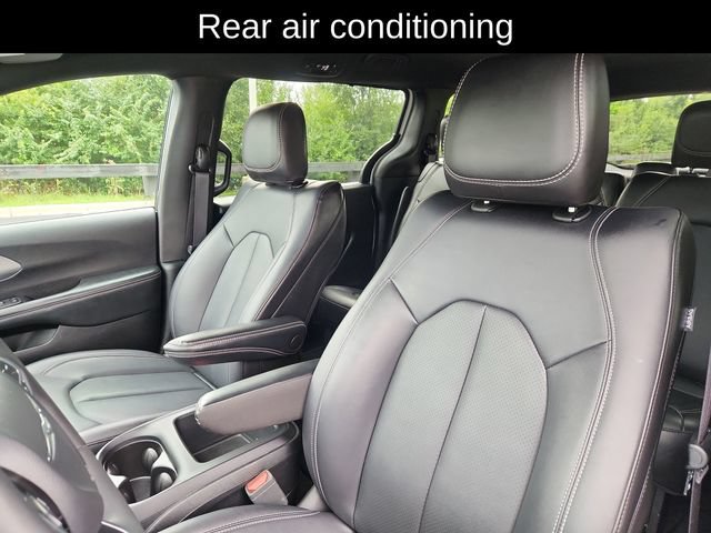 Used 2025 Chrysler Pacifica Select FWD image 21
