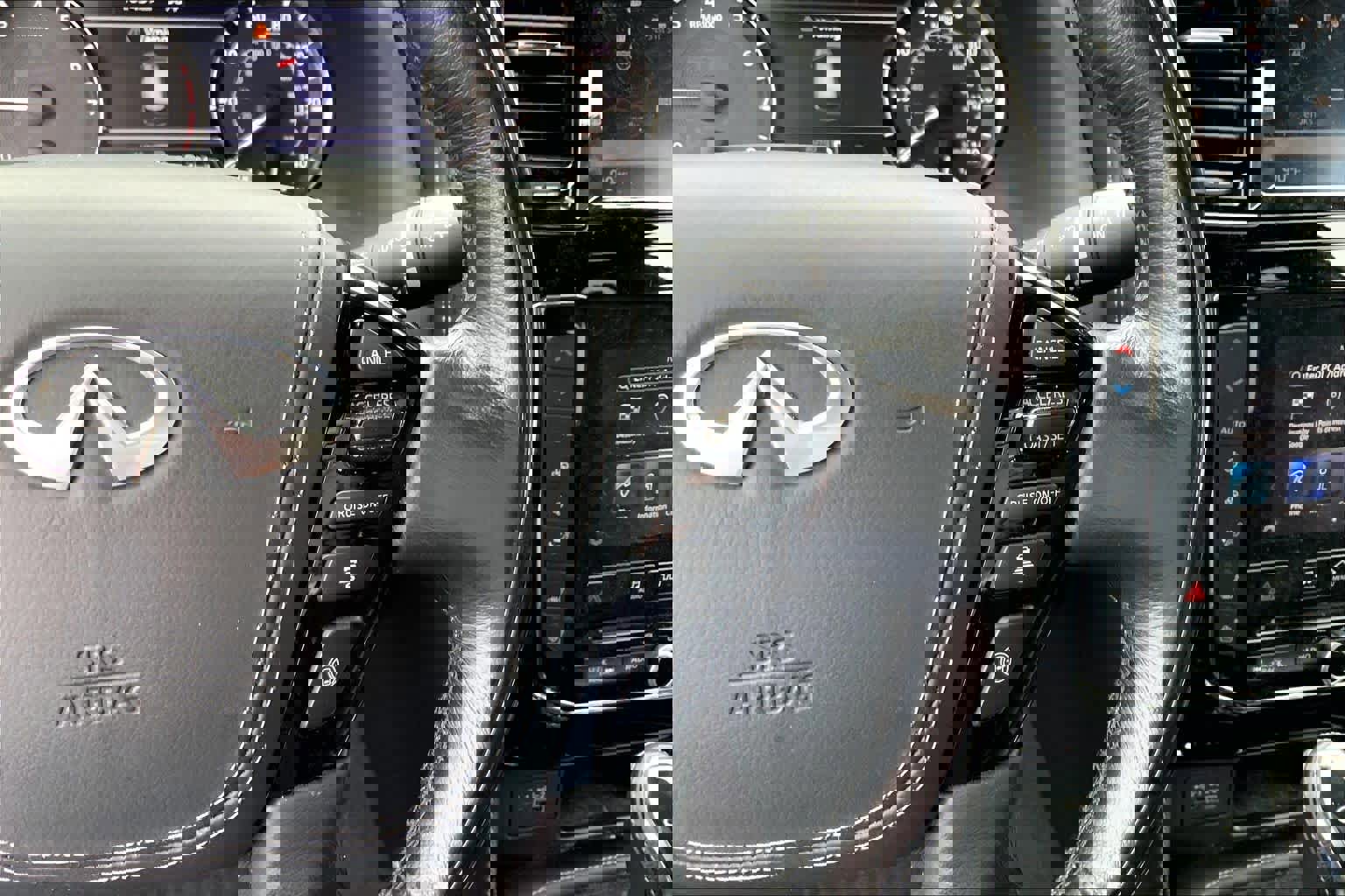 Used 2021 INFINITI QX80 Sensory w/ All-Season Package image 23