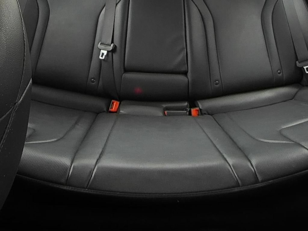 Used 2025 Hyundai Elantra Limited FWD image 13