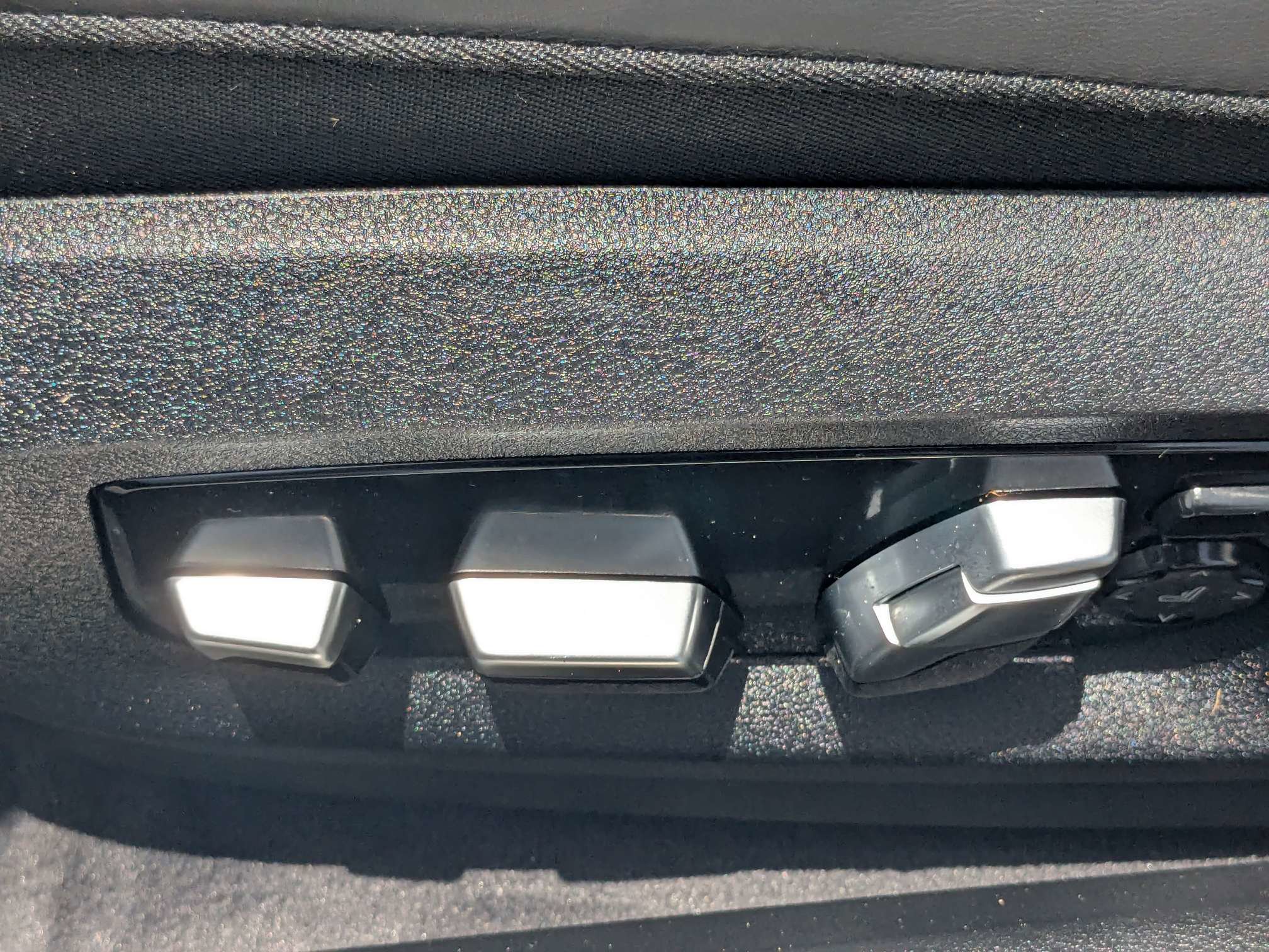 Used 2019 BMW 750i w/ Executive Package RWD image 23
