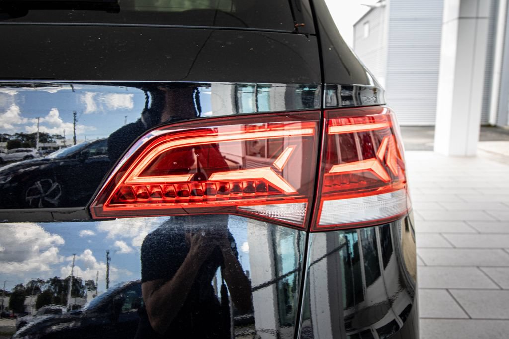 Certified 2023 Volkswagen Taos SE w/ Panoramic Sunroof Package FWD image 14