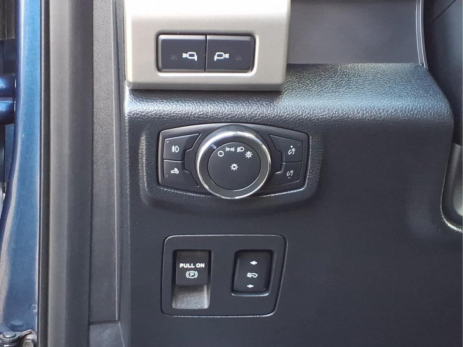 Used 2016 Ford F150 Lariat w/ Equipment Group 501A Mid AWD/4WD image 13