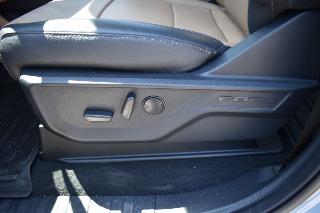 Used 2025 Ford F450 Lariat w/ FX4 Off-Road Package image 25