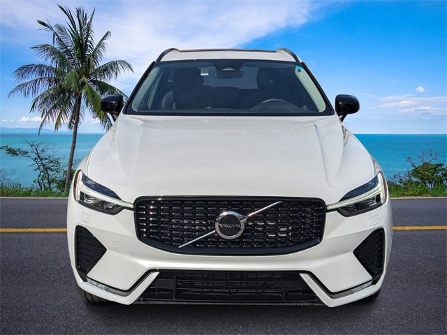 New 2025 Volvo XC60 B5 Core w/ Climate Package image 8