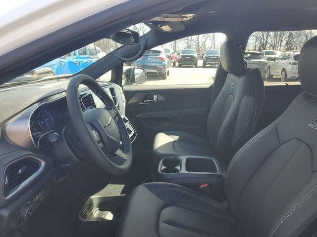 New 2026 Chrysler Pacifica Select w/ S Appearance Package FWD image 18