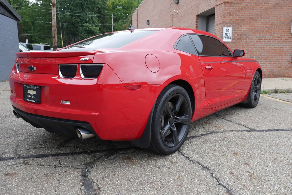 Used 2011 Chevrolet Camaro SS RWD image 4
