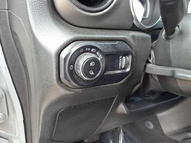 Used 2023 Jeep Gladiator Overland AWD/4WD image 11