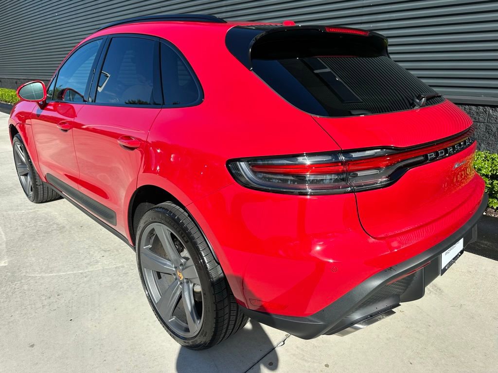 Used 2026 Porsche Macan AWD/4WD image 3