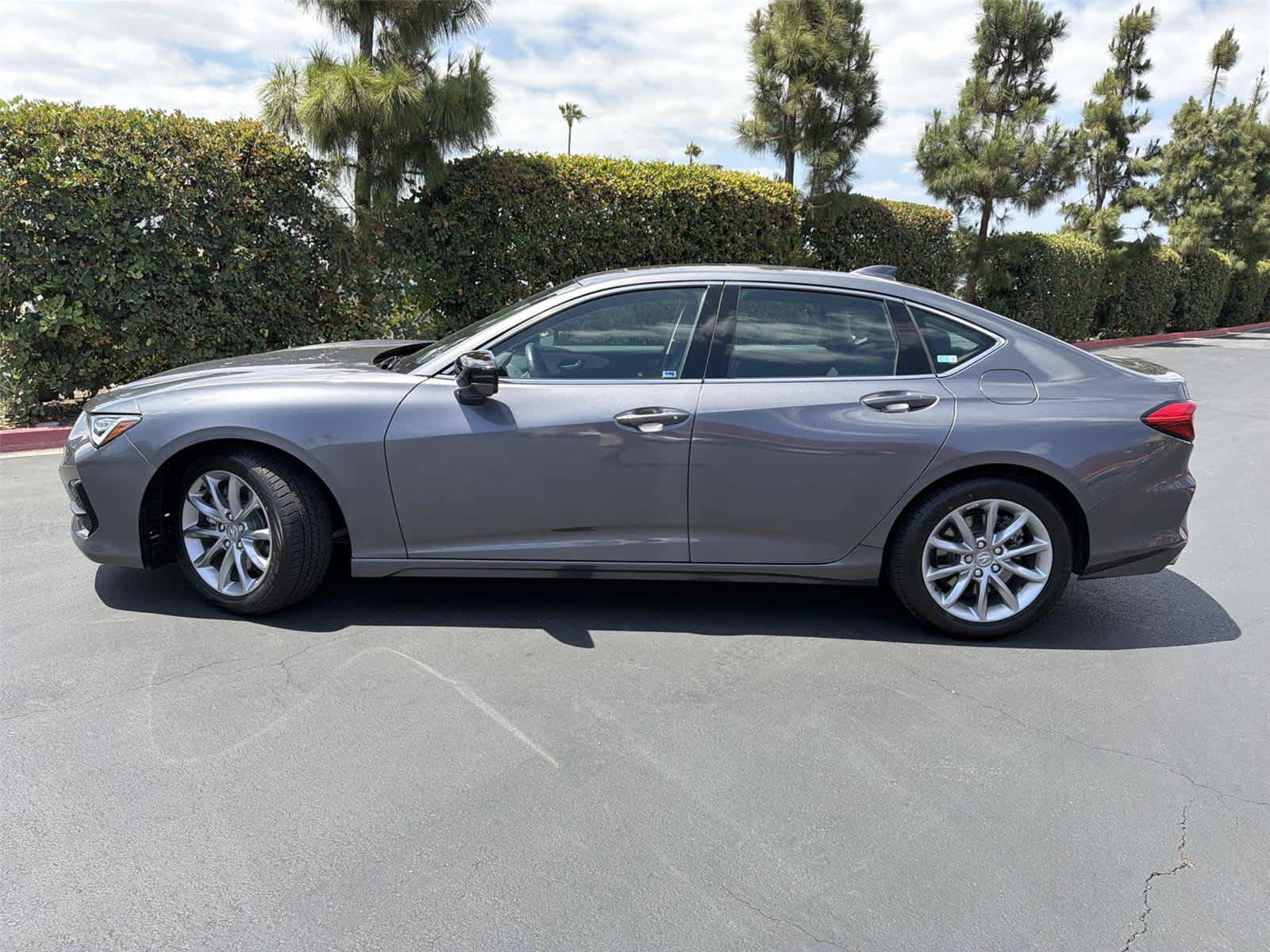 Used 2023 Acura TLX FWD image 3