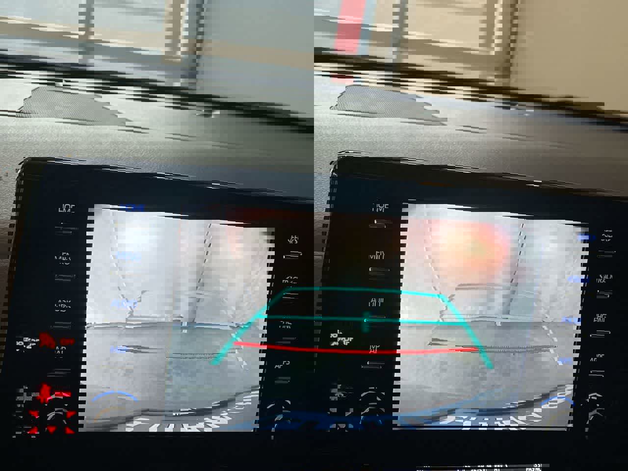 Used 2024 Toyota Sienna XSE w/ XSE Plus Package image 17