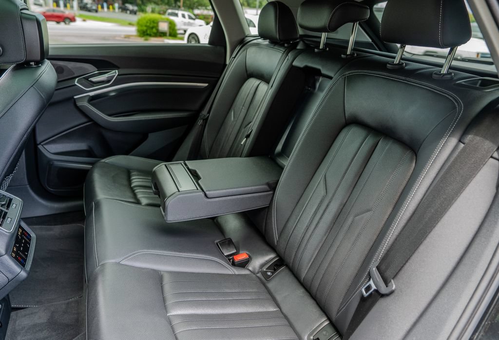 Used 2023 Audi e-tron Premium Plus AWD/4WD image 19