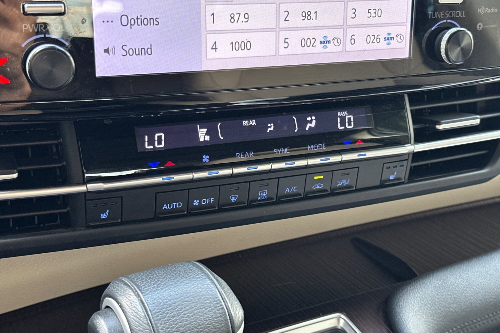 Certified 2022 Toyota Sienna XLE AWD/4WD image 21
