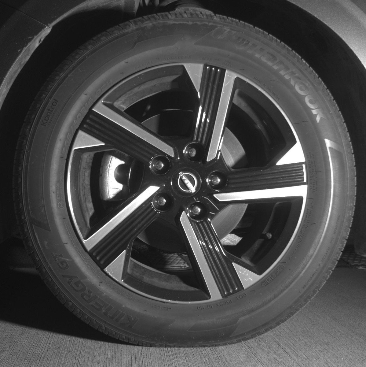 Used 2025 Nissan Sentra SV FWD image 11