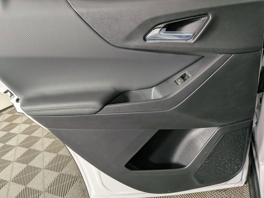 New 2026 Chevrolet Equinox LT image 30