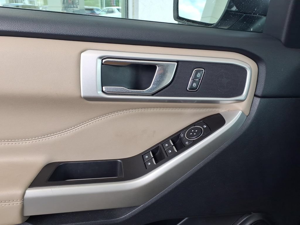 Used 2022 Ford Explorer XLT AWD/4WD image 13
