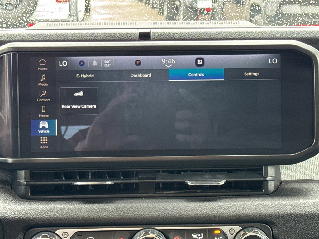 Used 2024 Jeep Wrangler Unlimited image 23