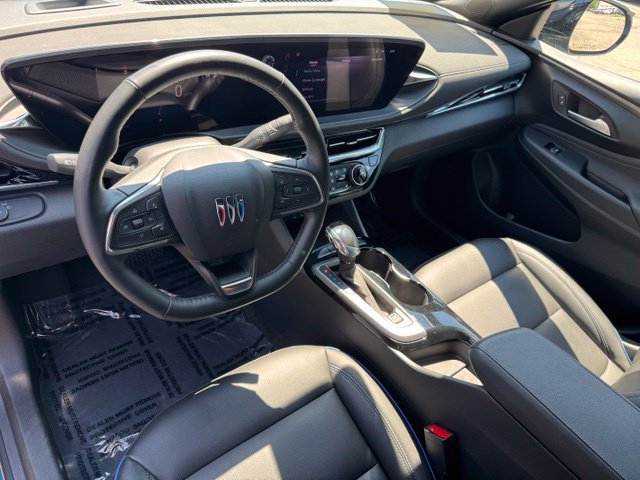 Used 2024 Buick Envista Sport Touring w/ Convenience I Package FWD image 17