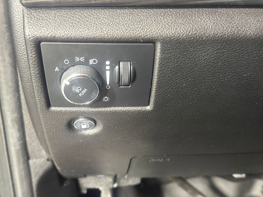 Used 2021 Jeep Grand Cherokee Freedom Edition image 30