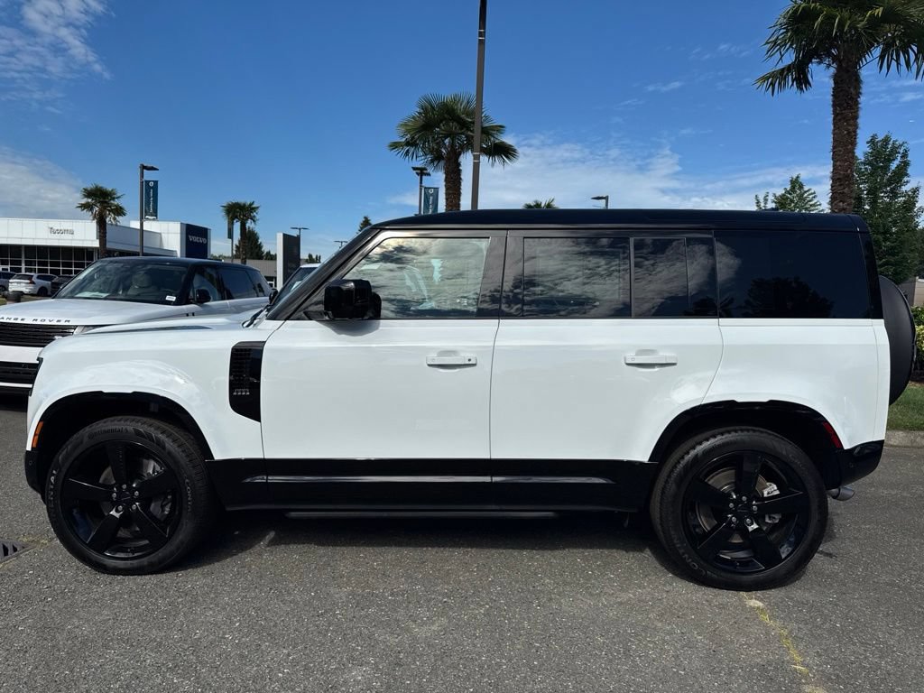 New 2026 Land Rover Defender 110 X-Dynamic SE AWD/4WD image 2