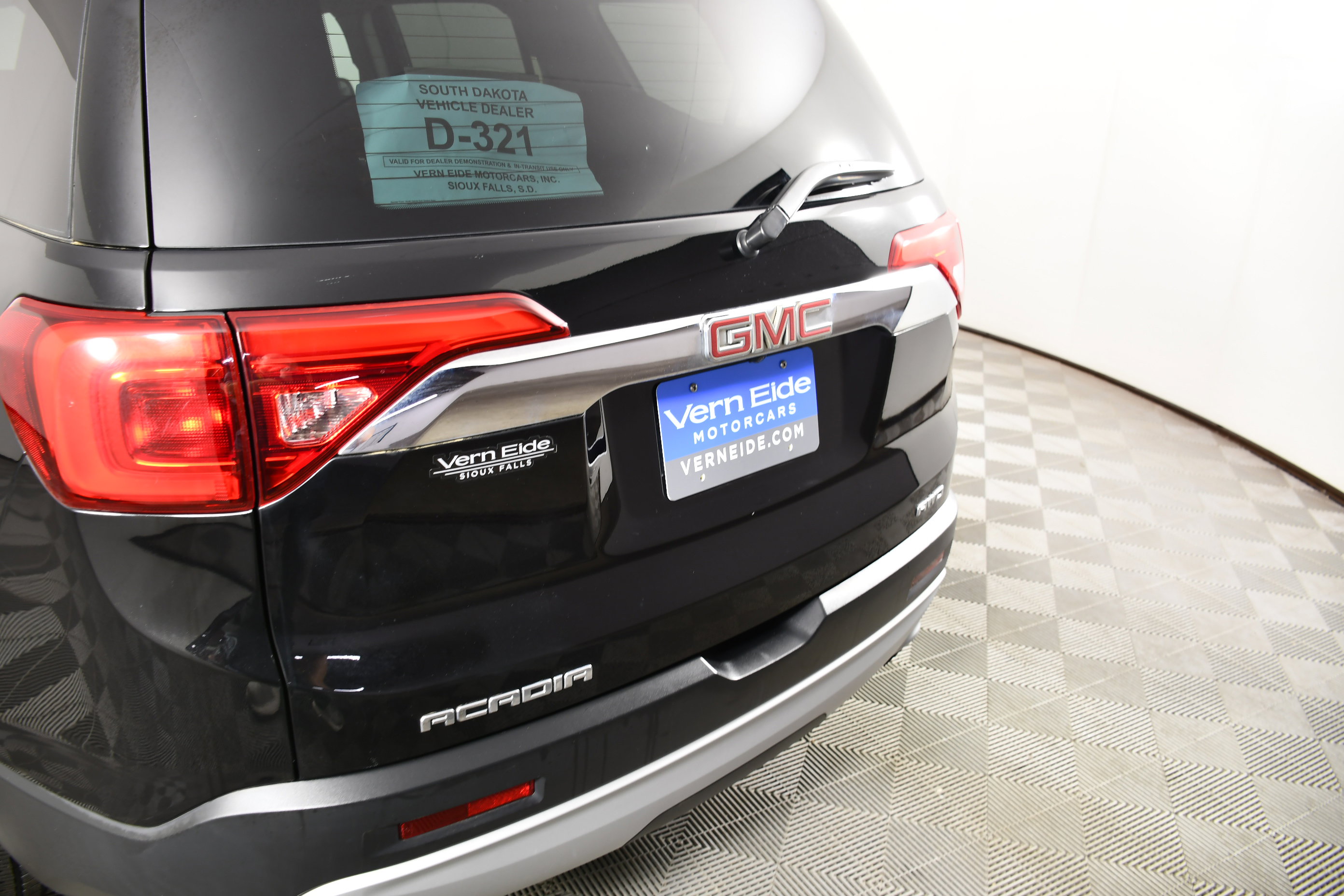 Used 2019 GMC Acadia SLE AWD/4WD image 15