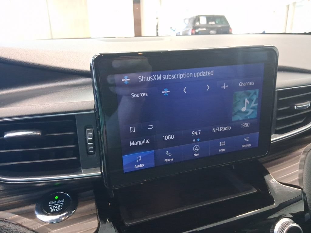 Used 2021 Ford Explorer Limited w/ Equipment Group 301A AWD/4WD image 12