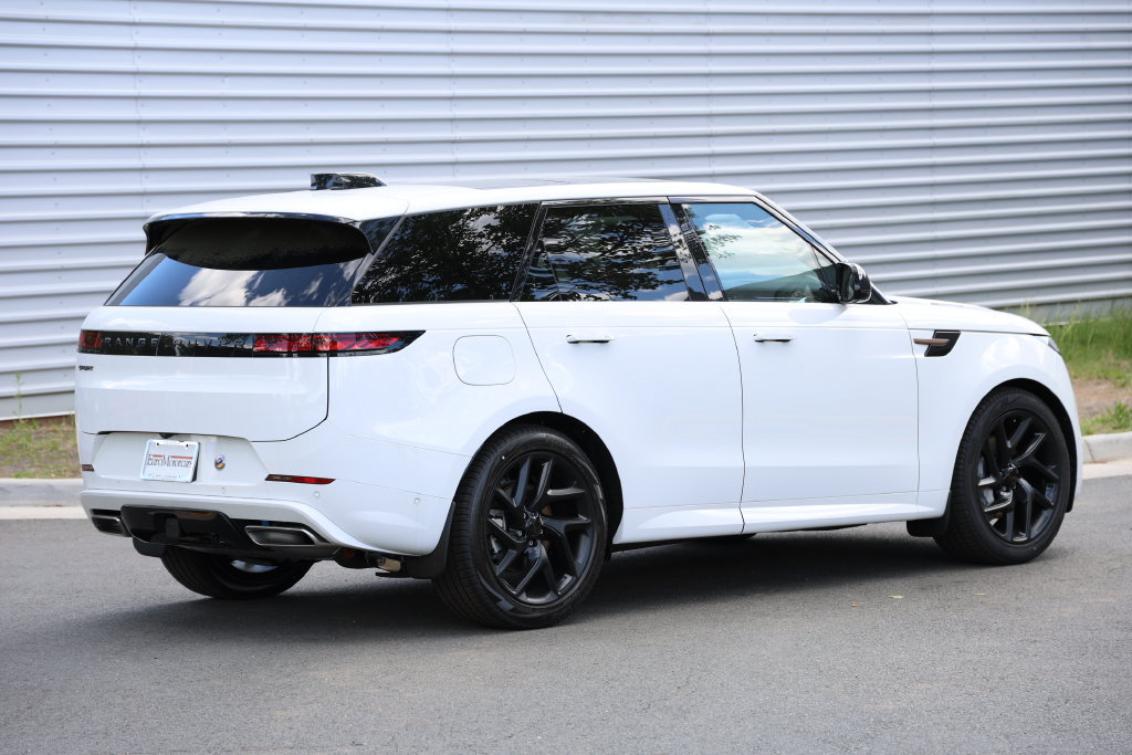 New 2026 Land Rover Range Rover Sport Dynamic SE AWD/4WD image 4