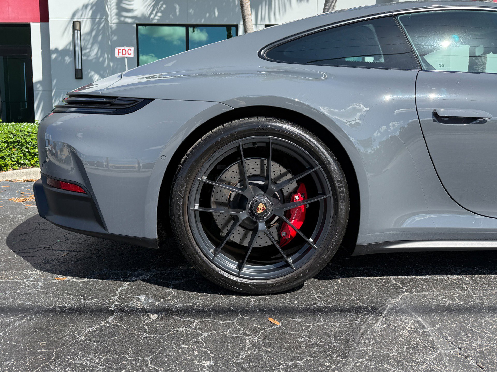 Used 2025 Porsche 911 Carrera GTS image 4