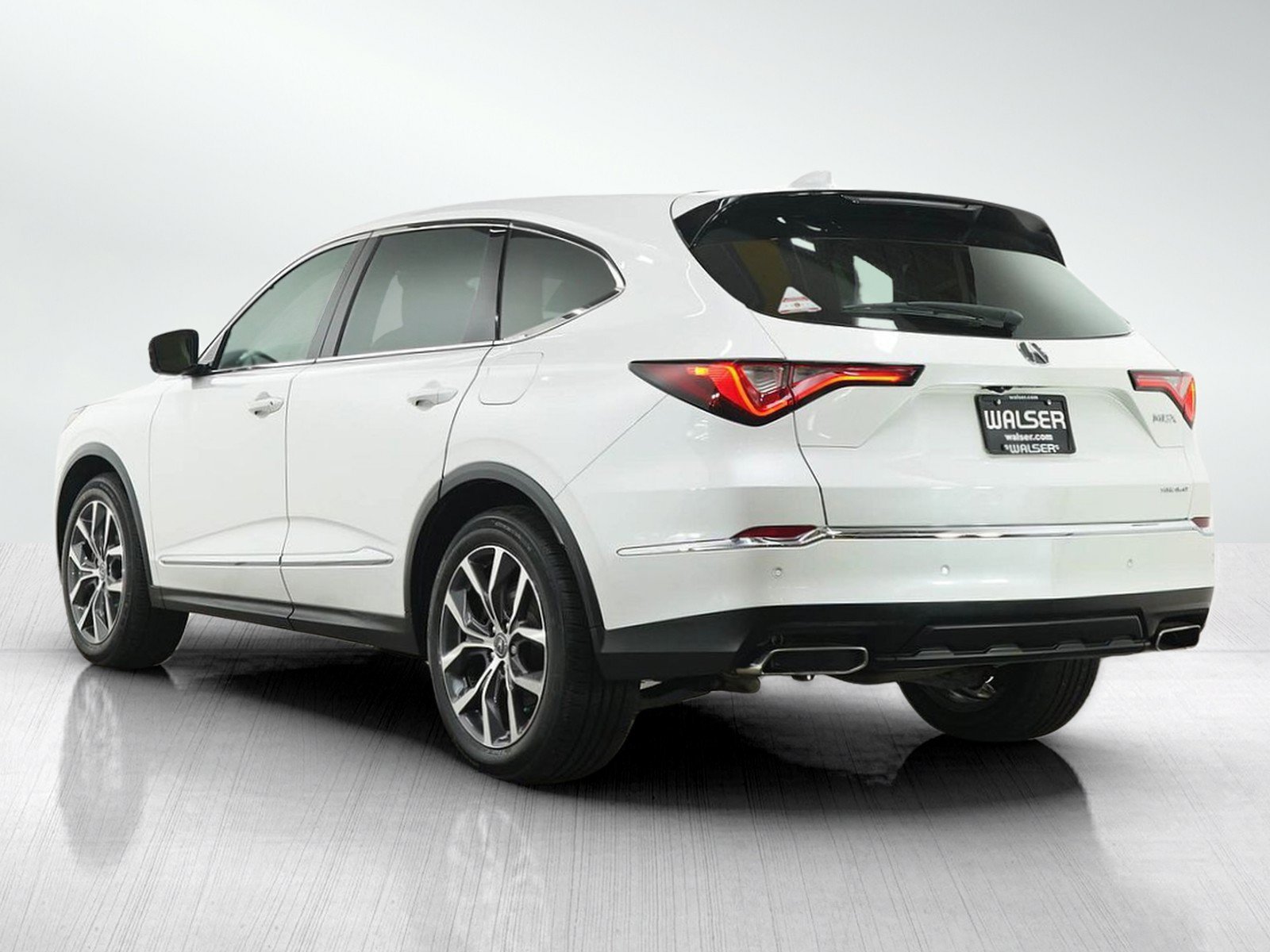 Used 2024 Acura MDX w/ Technology Package AWD/4WD image 4