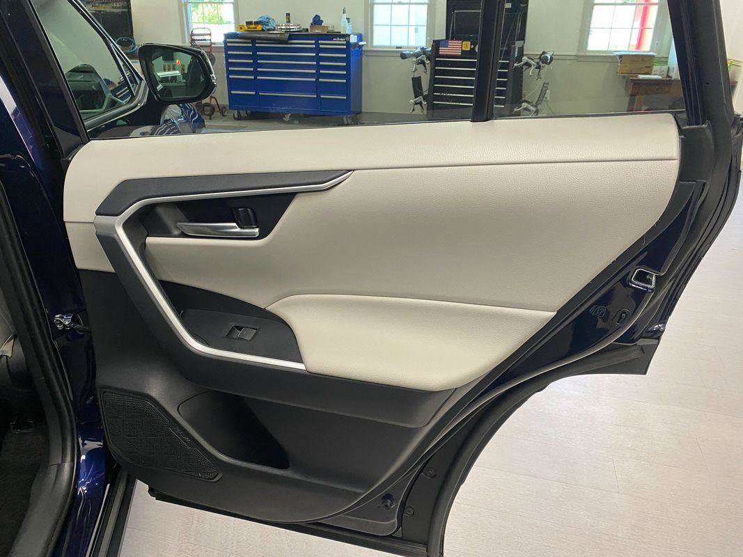 Used 2025 Toyota RAV4 XLE image 17