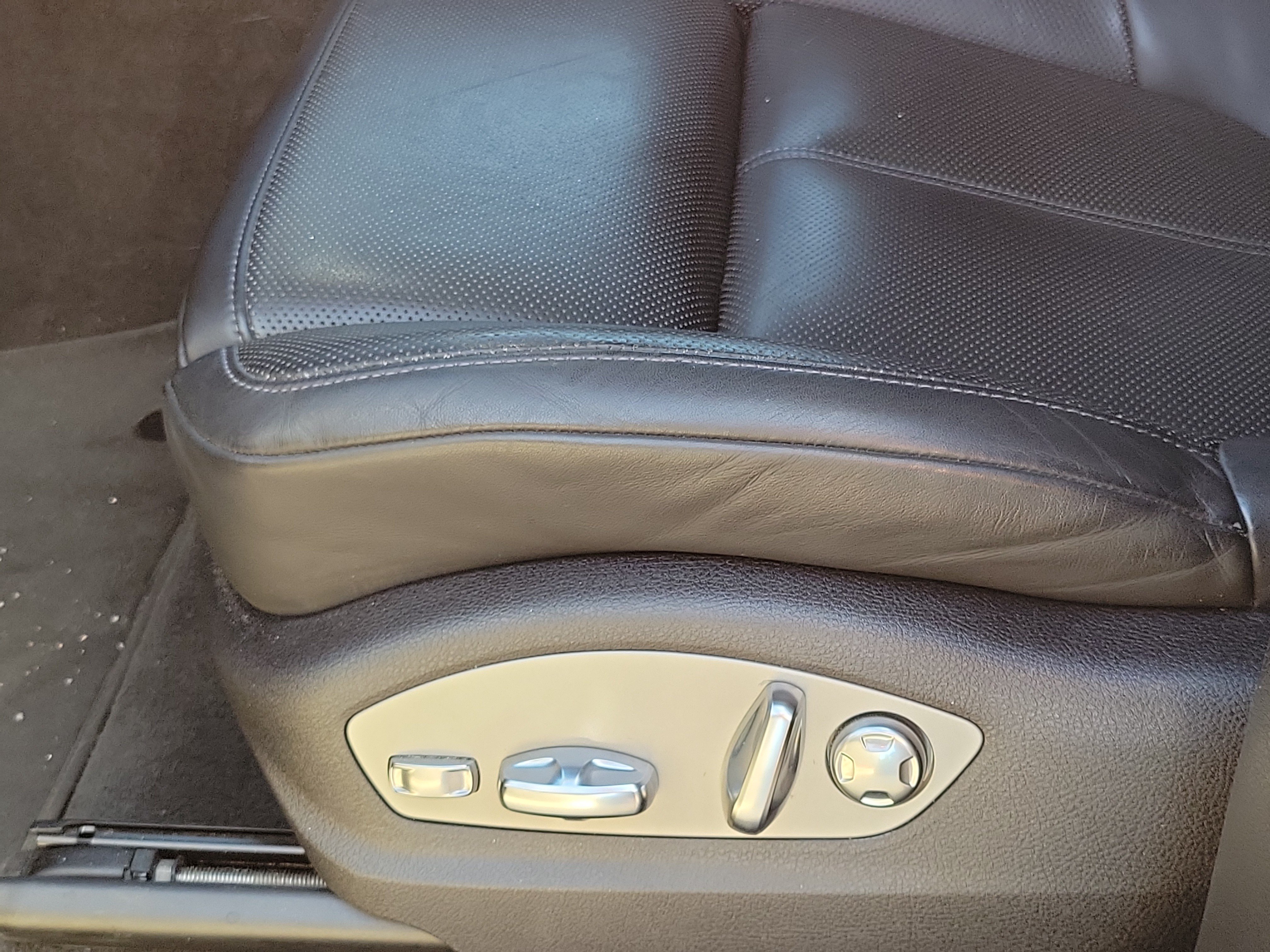 Used 2022 Porsche Macan AWD/4WD image 17
