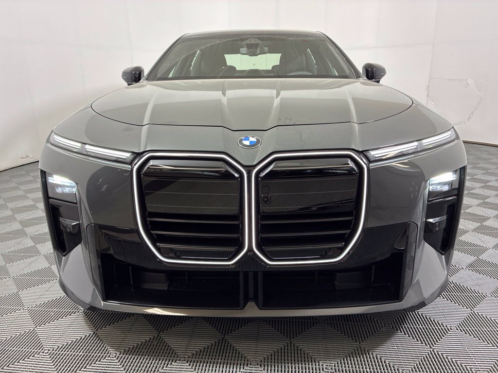 New 2027 BMW 740i xDrive w/ M Sport Professional Package AWD/4WD image 3
