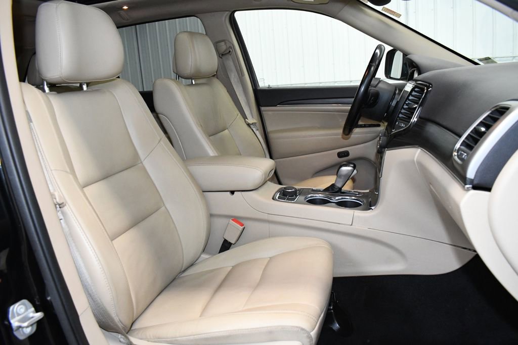 Used 2021 Jeep Grand Cherokee Limited w/ Sun & Sound Group AWD/4WD image 22