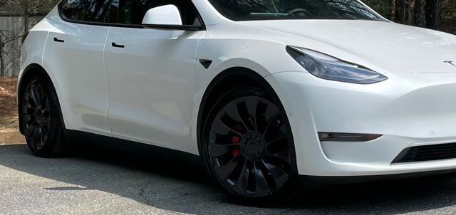 Used 2021 Tesla Model Y Performance image 10